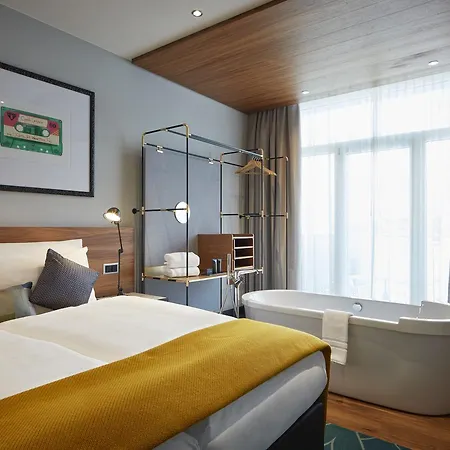 Hard Rock Hotel 4*